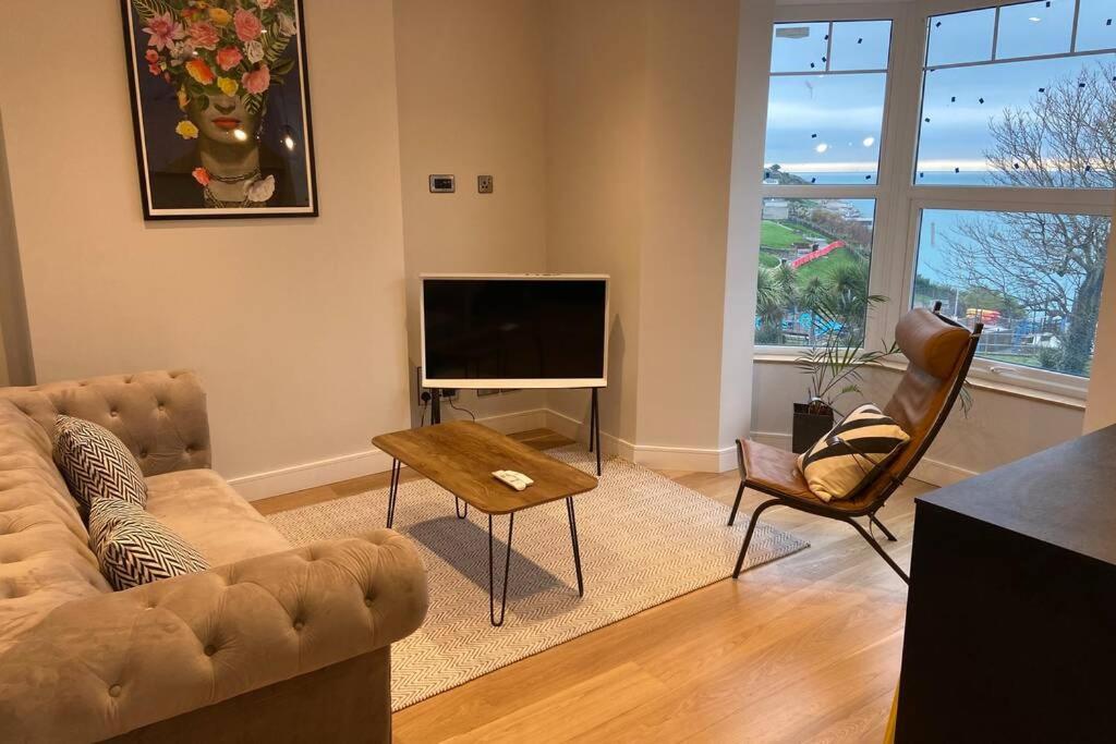 Spacious 1 Bedroom Apartment With Sea Views New Quay エクステリア 写真