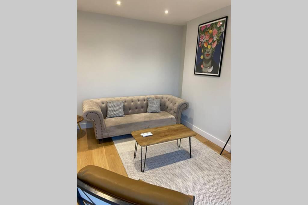 Spacious 1 Bedroom Apartment With Sea Views New Quay エクステリア 写真